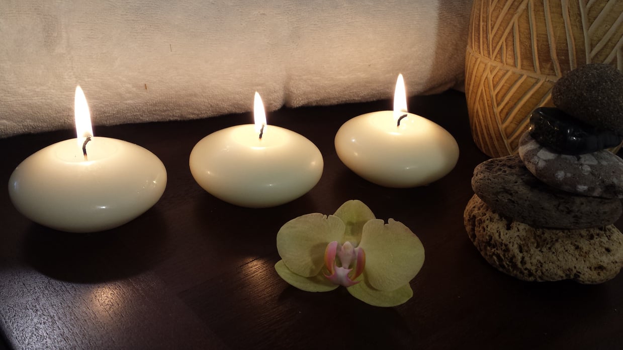 Stones for relaxation, rest and recovery - Reiki Spa